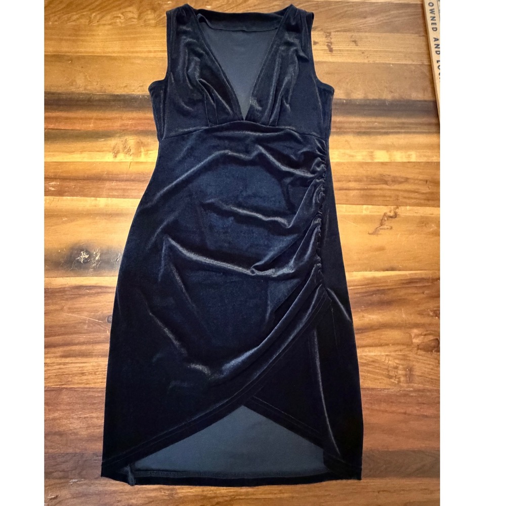 Black Velvet Sleeveless V-Neck Ruched Tulip Hem Cocktail Dress Small Party
